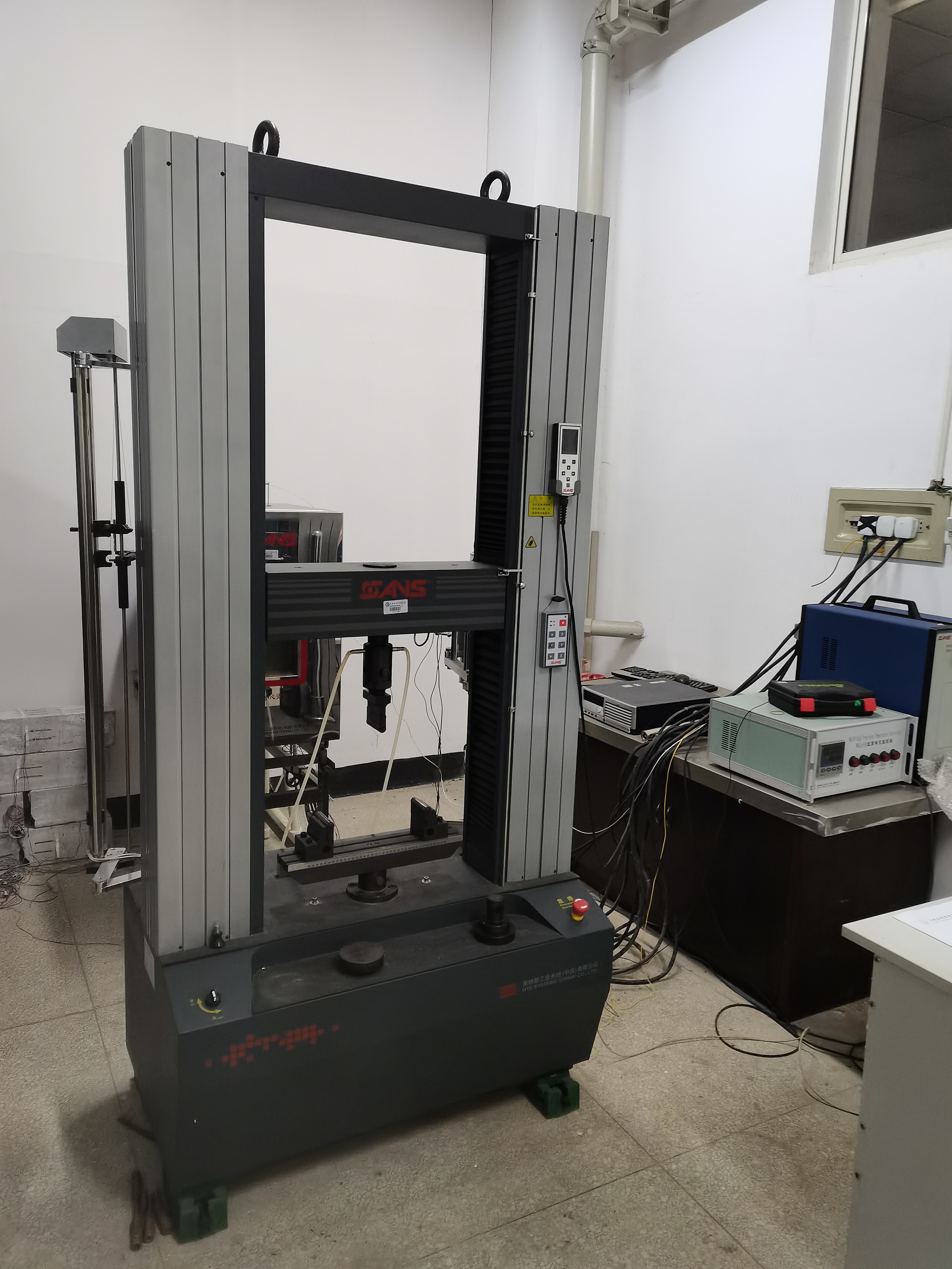 电子万能试验机(高低温)